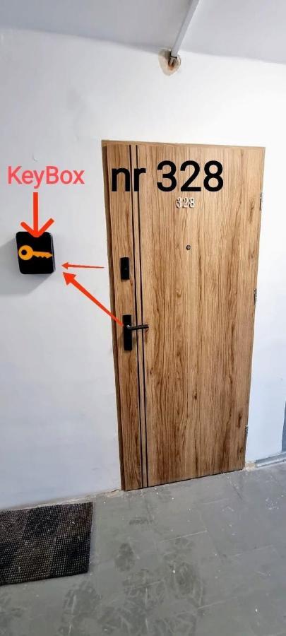 Nighthost Robotnicza 32 M 328 Free Parking Apartamento
